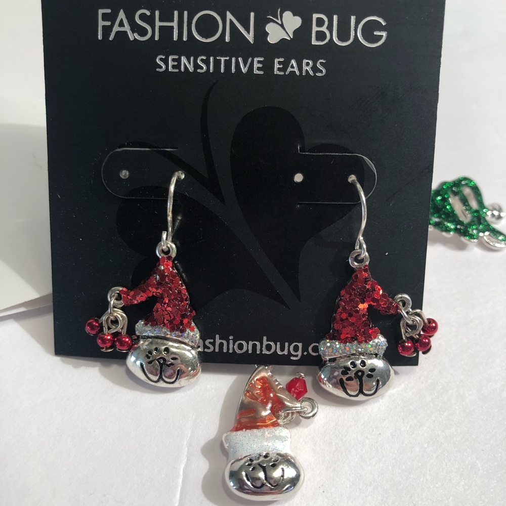 Christmas cat bracelet, pendant & earrings set NWT